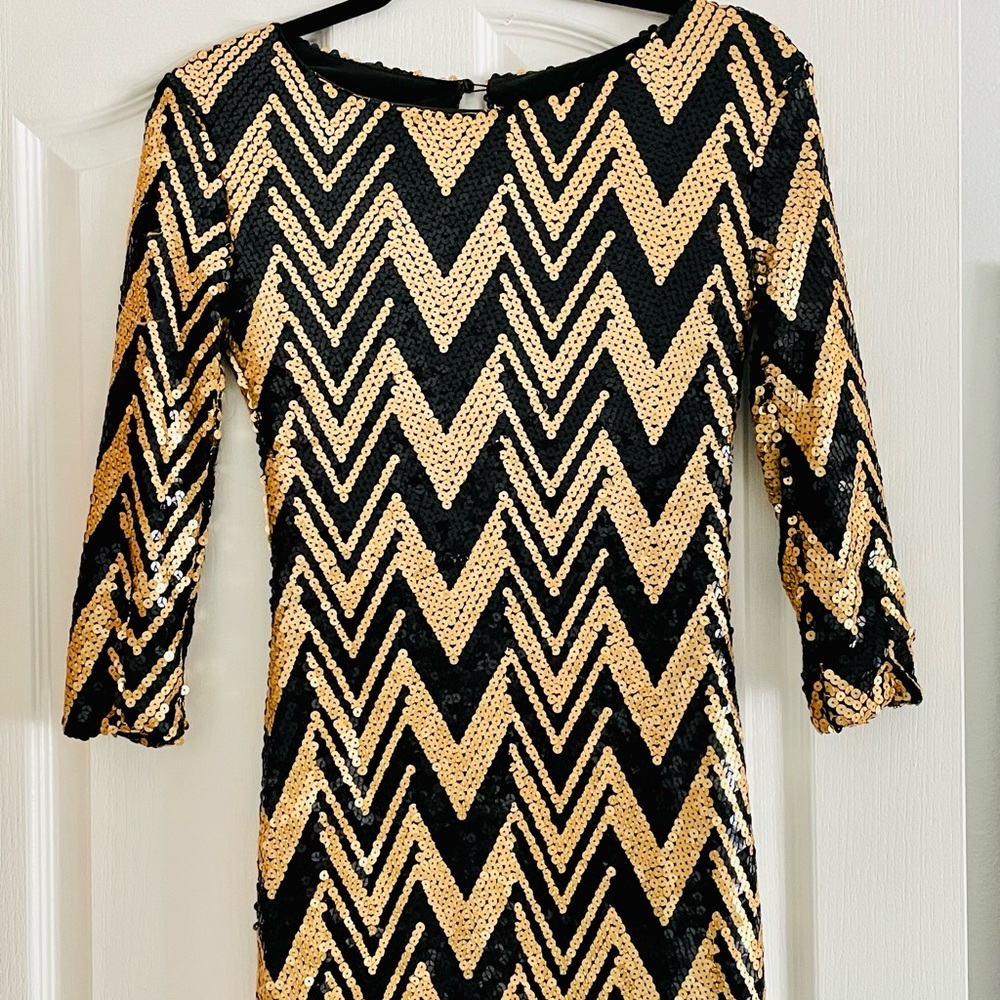 Ark & Co. Chevron Black/Gold Sequin Dress— Small